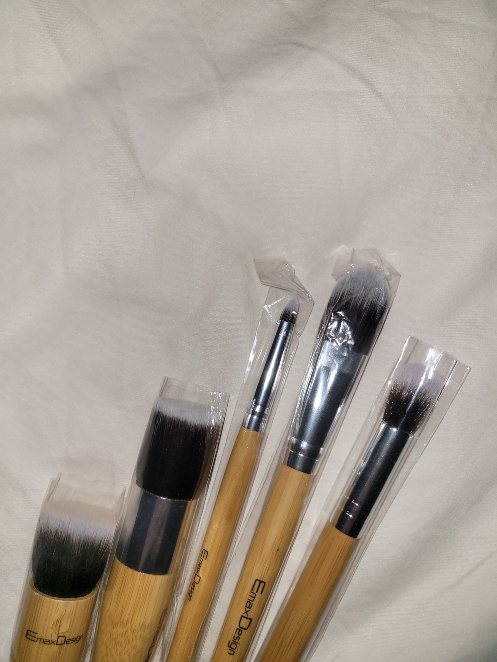 Bamboo Handle Makeup Brush Set — Natural Wood - Picture 2 of 8
